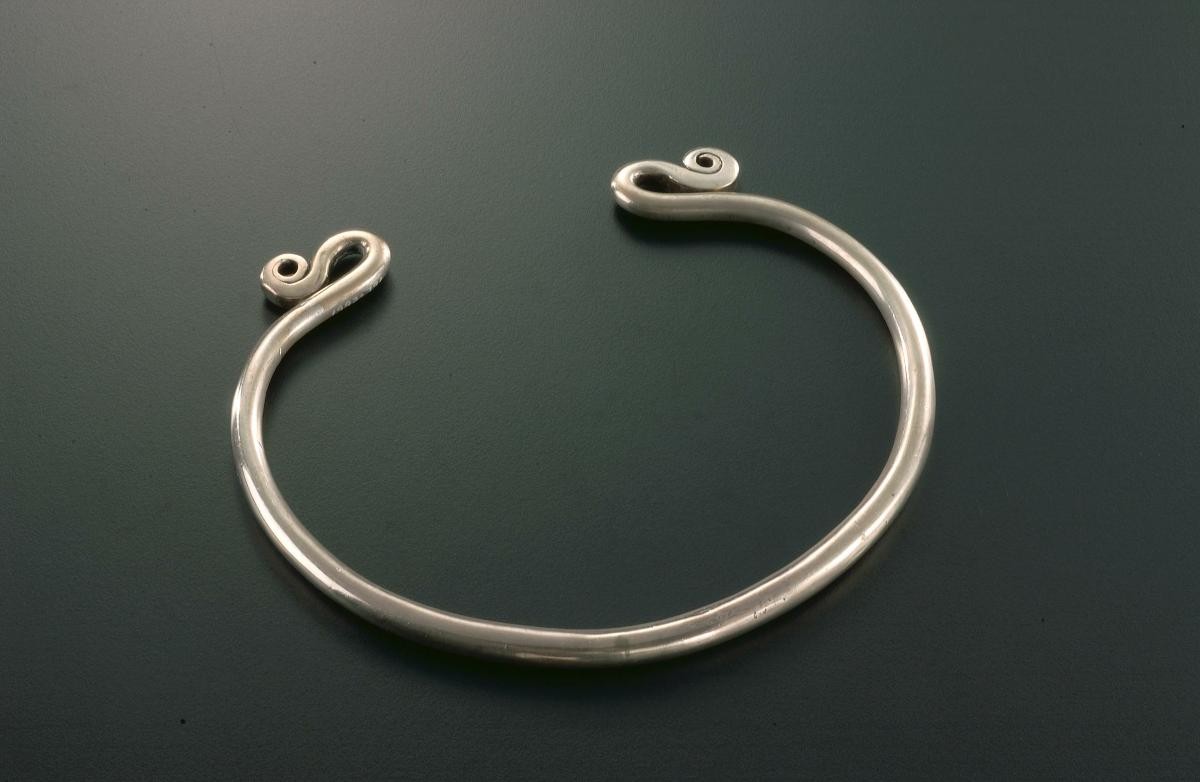 Neck ring