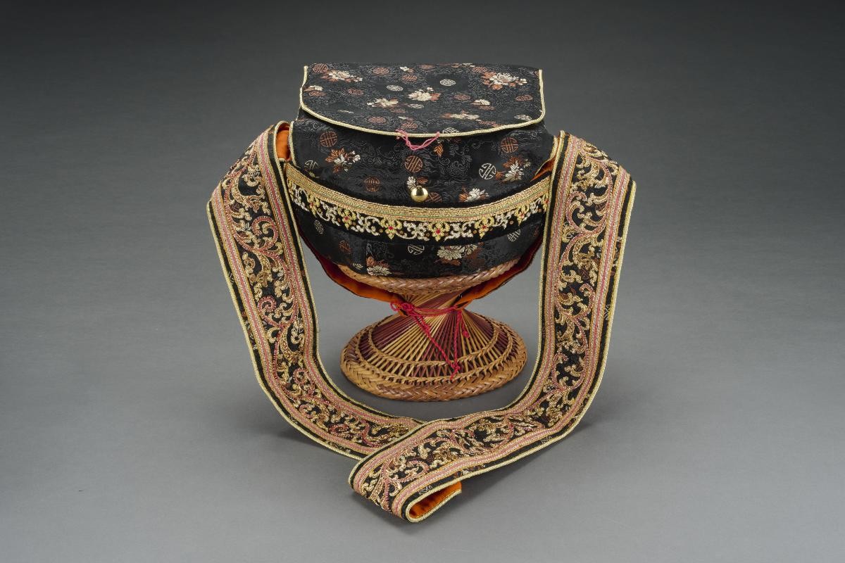 Monk's alms bowl with cover