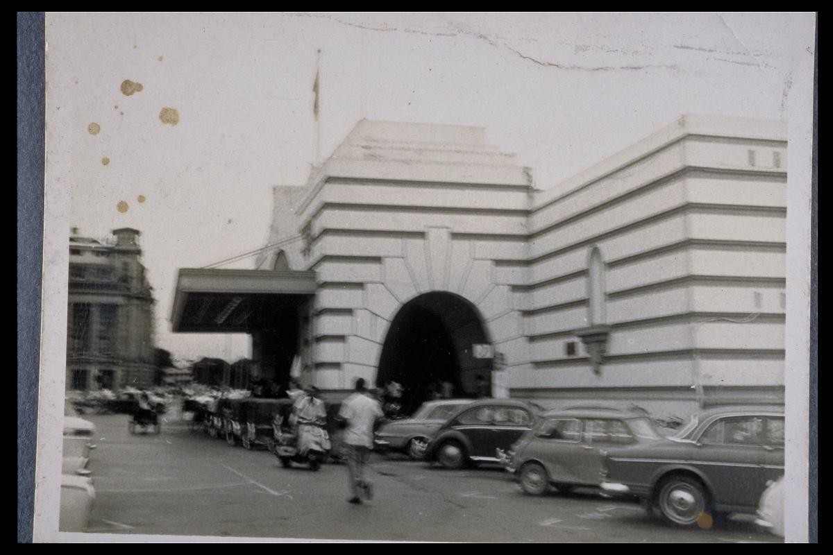 The entrance to Clifford Pier