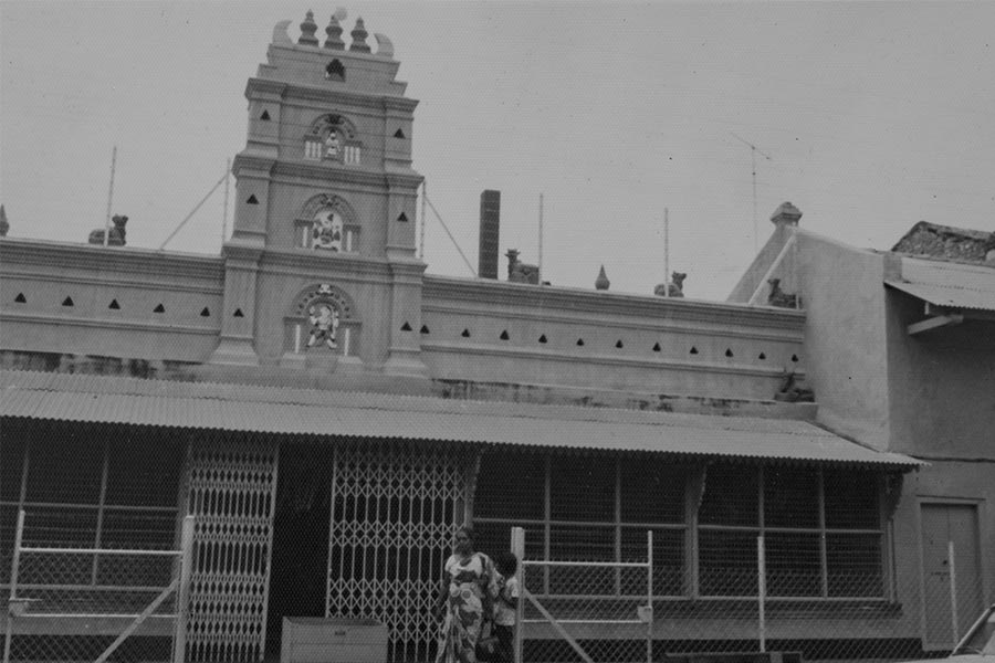 <a class="bold" href="/assets/0b015e03-c43b-473c-97e7-1721dcf4e637/iiib.jpg" target="_blank">
Photograph of Sri Poyatha Venayagar Moorthi Temple
</a>