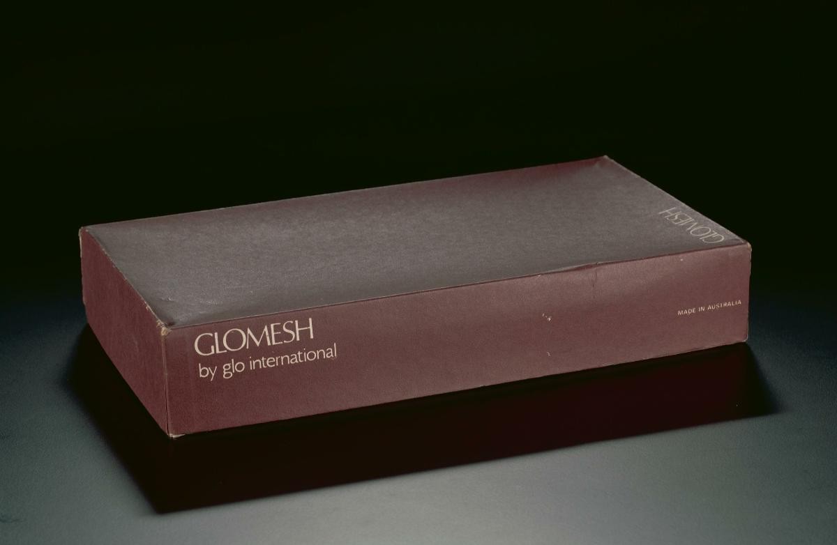 Box for beige Glomesh handbag with gold metal chain handle