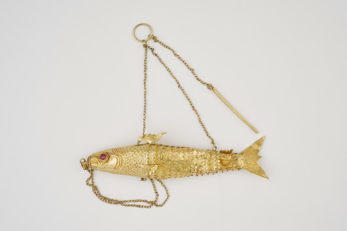 A fish-form scent flask