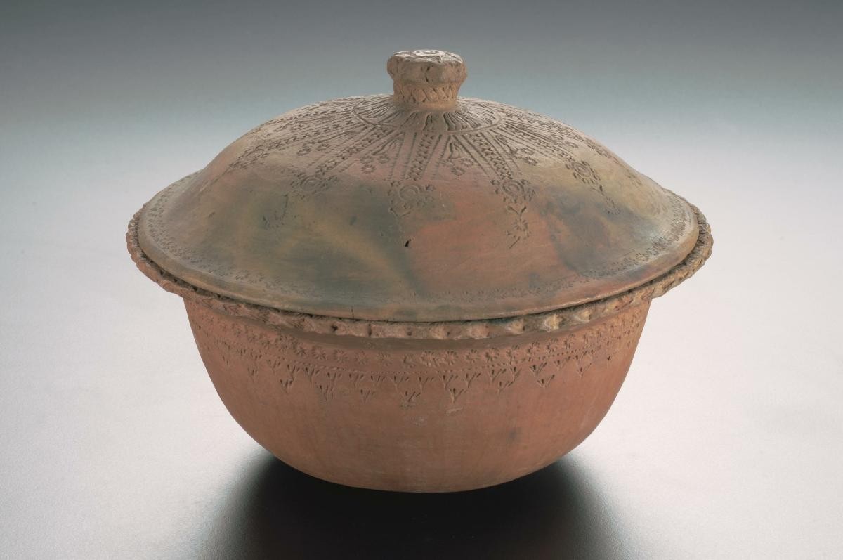 Covered pot
