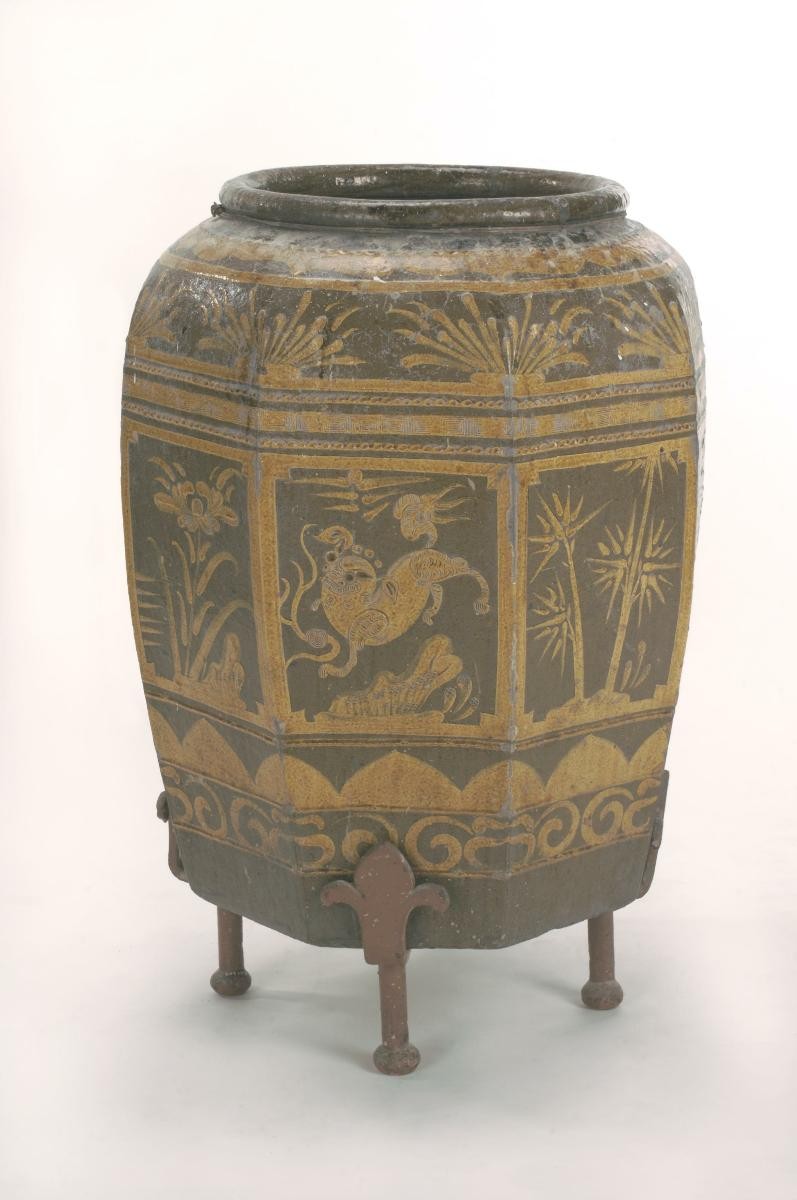 Jar with stand