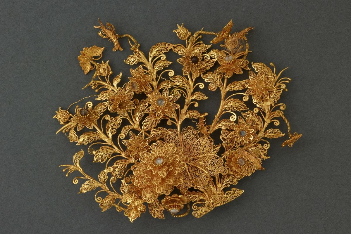 Large Floral Cluster