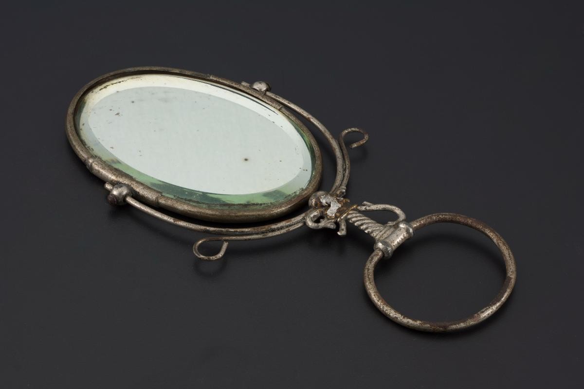 Mirror used in Tiandihui initiation ceremony