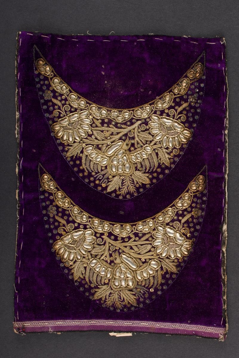 Pair of slipper faces