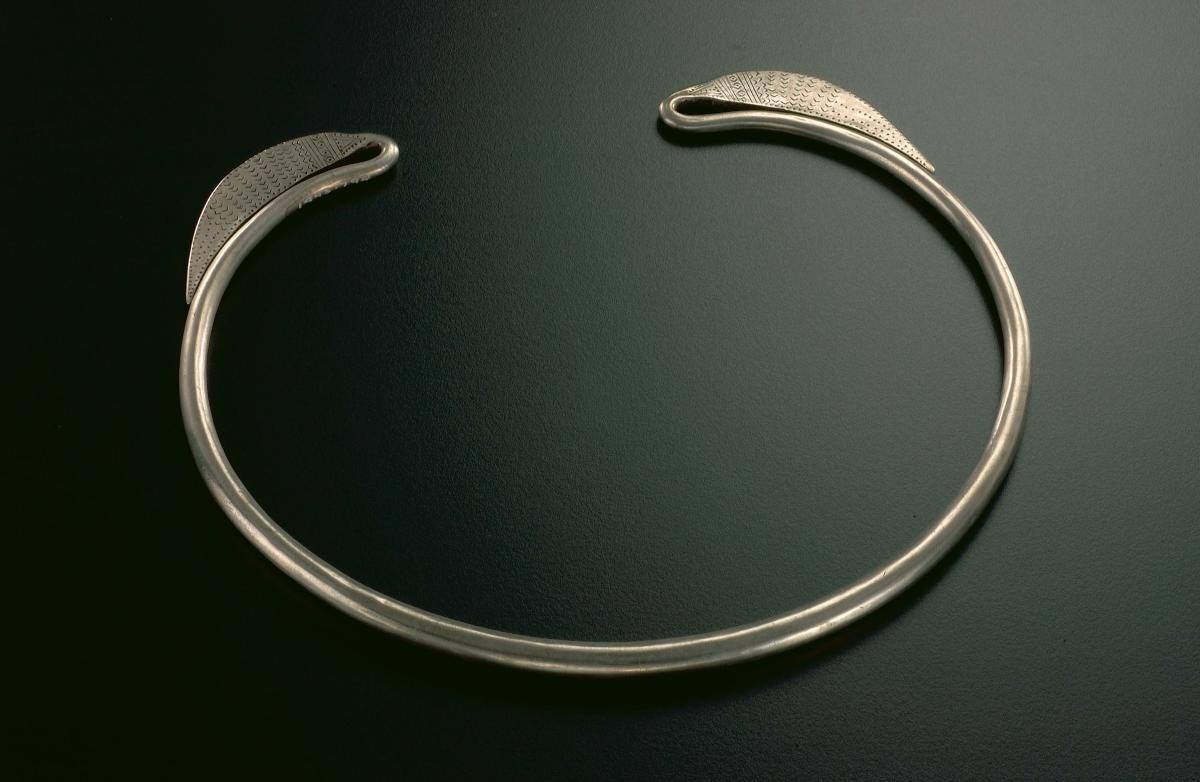 Neck ring