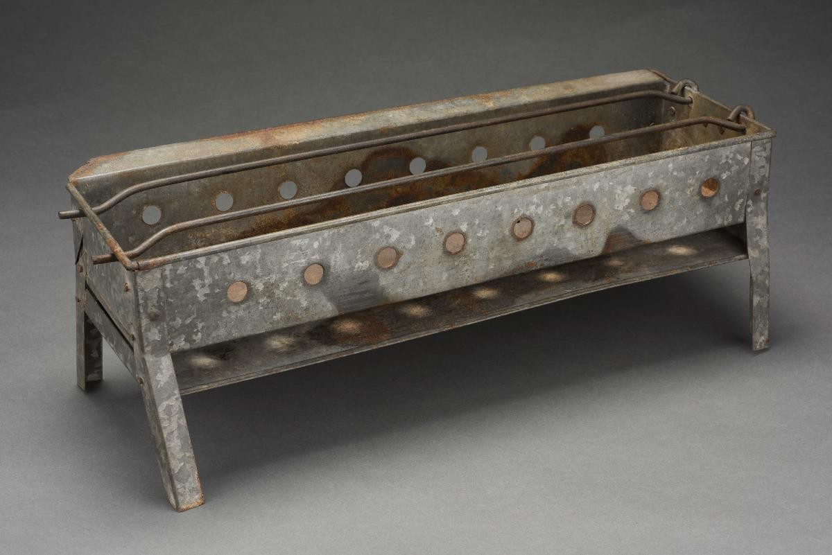 Metal stove for grilling satay