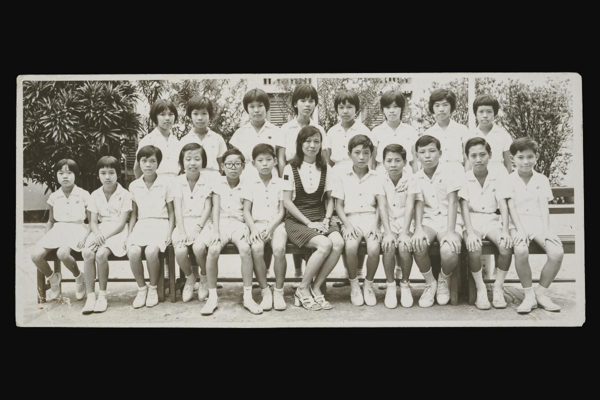 Class photograph of Lim Chor Koon's (林初君) class from Chung Hwa Girls' High School Primary section (中华女子中学 (附小))