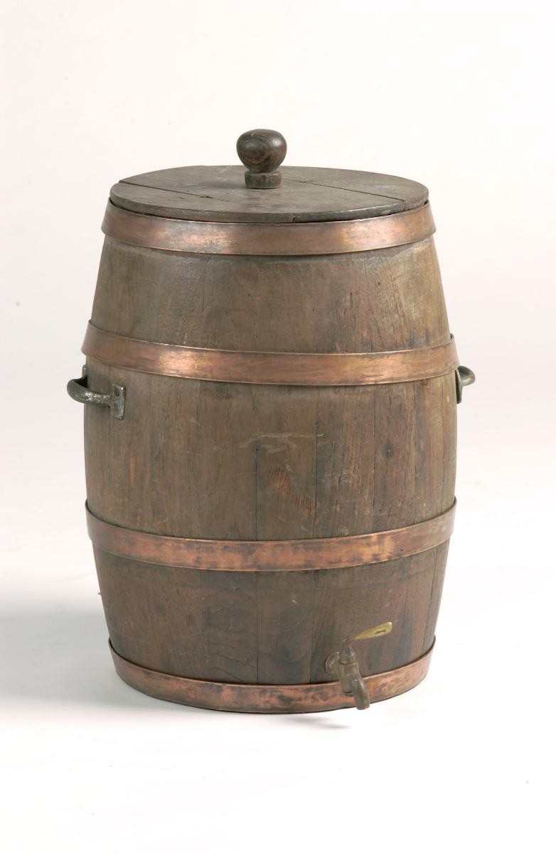 Wooden barrel with a lid and tap