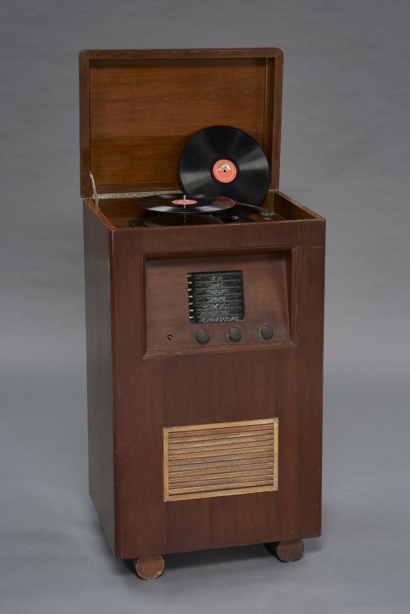 Radiogram with Plessey autochanger & two HMV 78rpm records