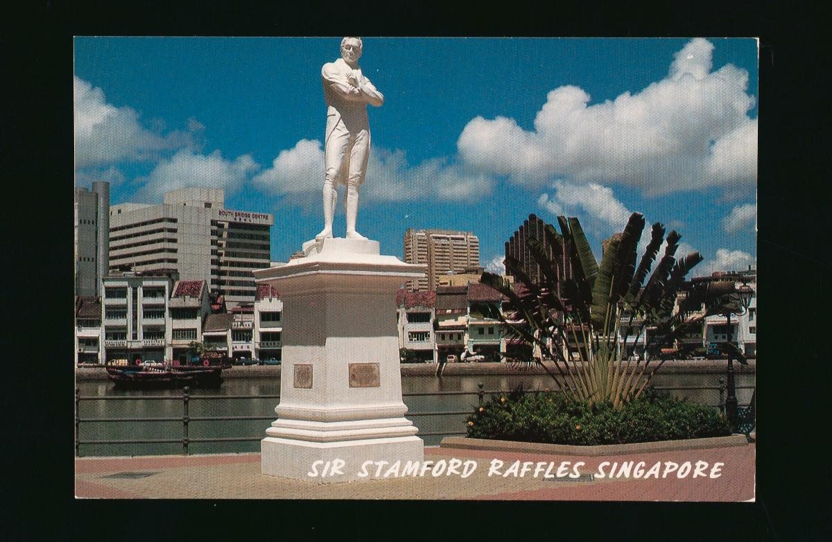 Statue of Sir Stamford Raffles at the Singapore River