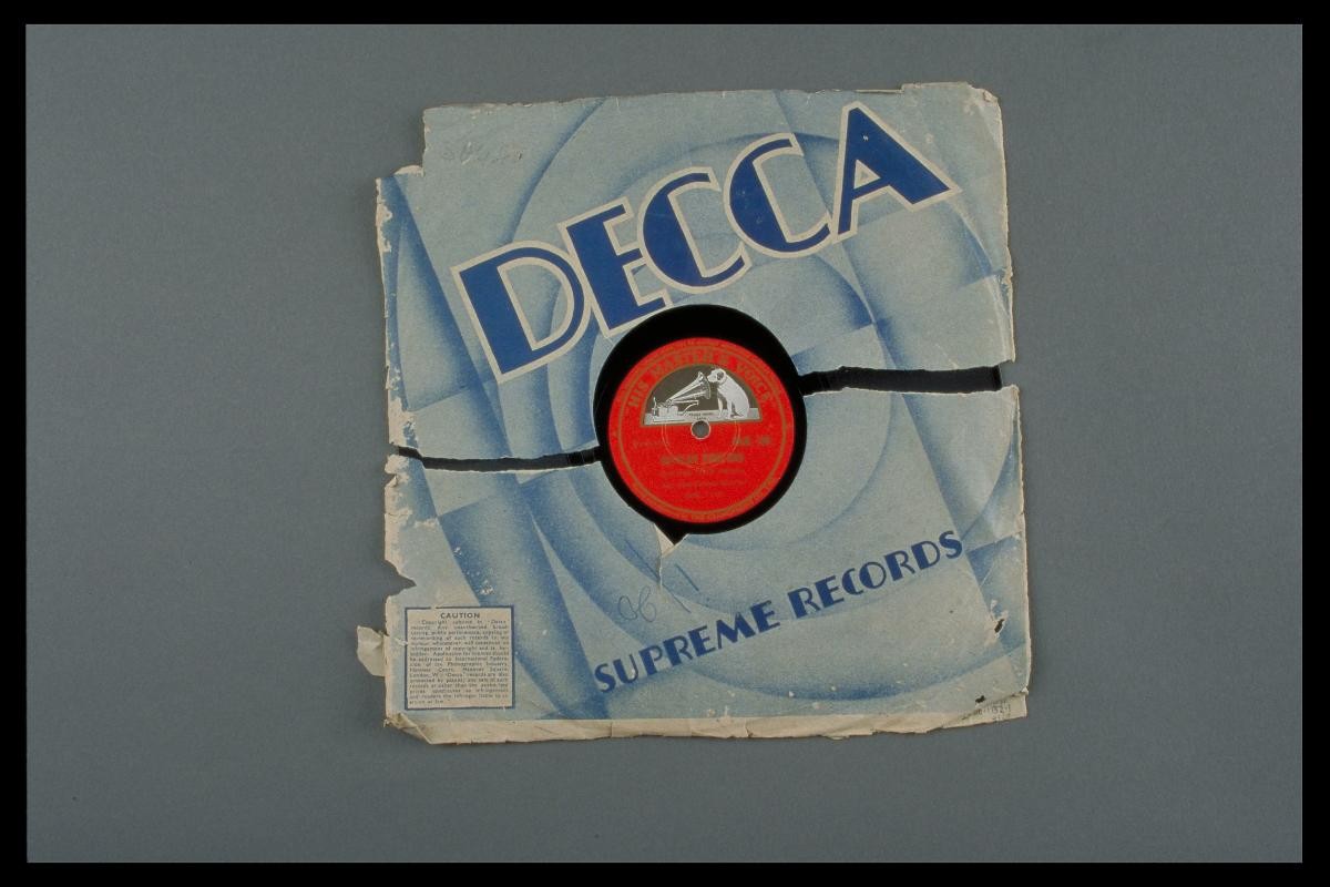 Photograph of Malay vinyl record, ‘Katalah Chintamu (Express Your Love)’ by The Trez Amigos