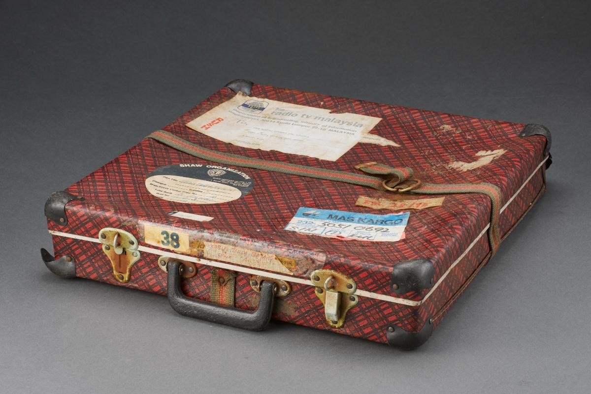 SR007 Reel box 38 with label for Malay film, Kasih Tanpa Sayang