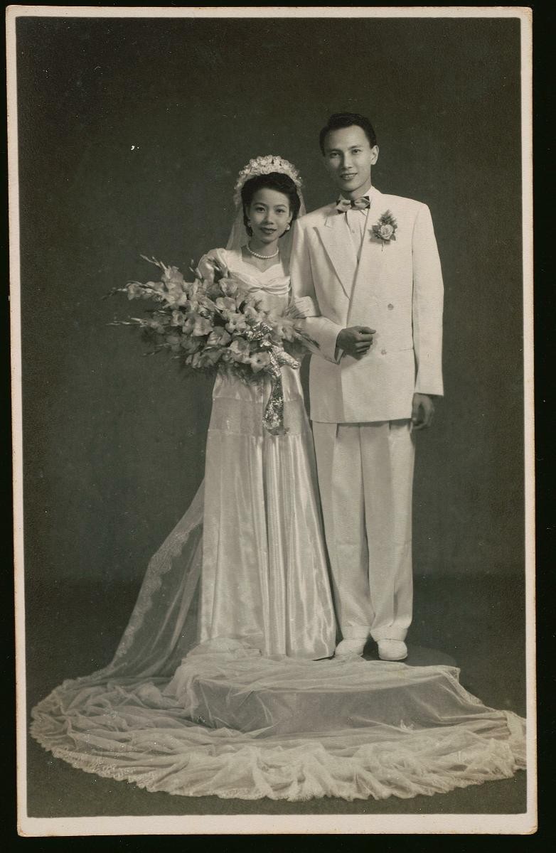 Wedding portrait of Si Jing and her husband, Huang Da Li