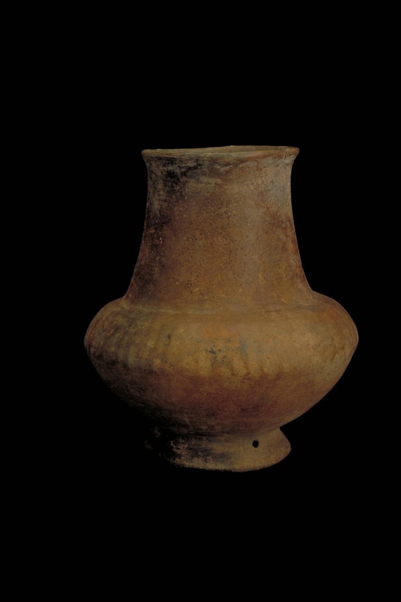 Earthenware pot