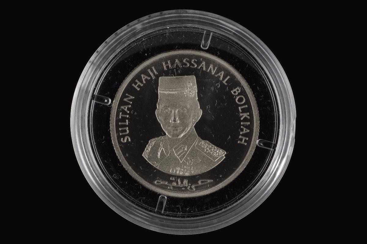 Portrait coin issued in commemoration of the 30th anniversary of ASEAN