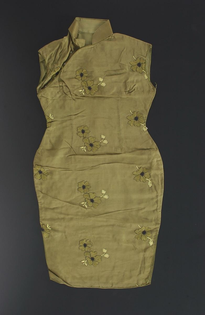 Dark green sleeveless cheongsam