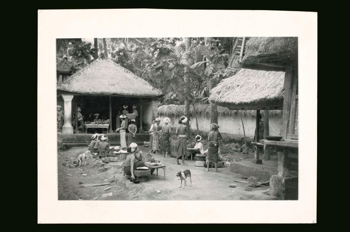Morning market near Den Pasar