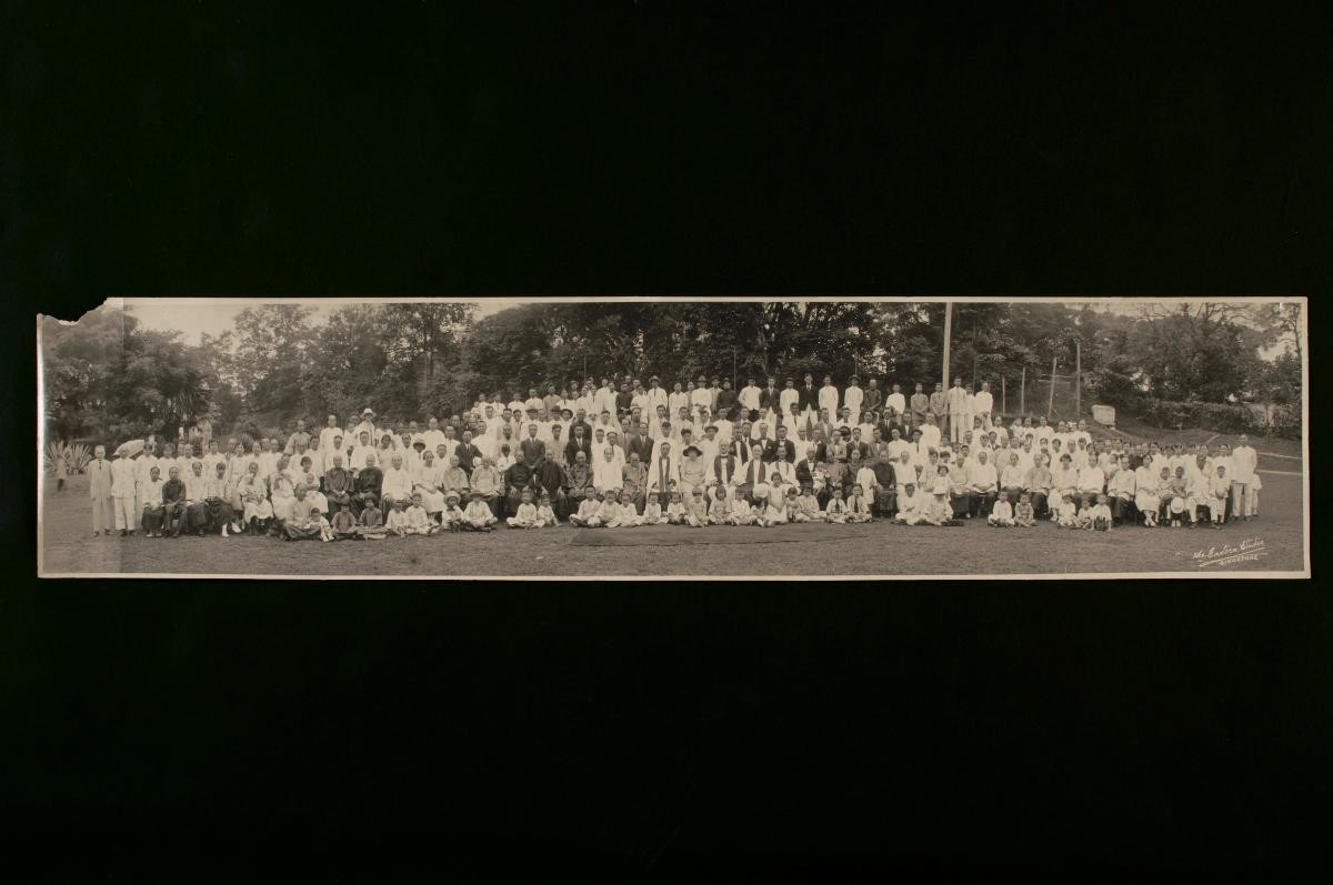 Panoramic photograph of a church congregation