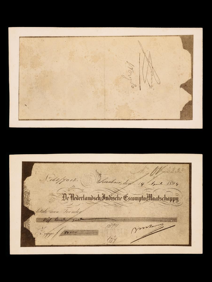 Photographs of a Dutch-Indonesian banknote