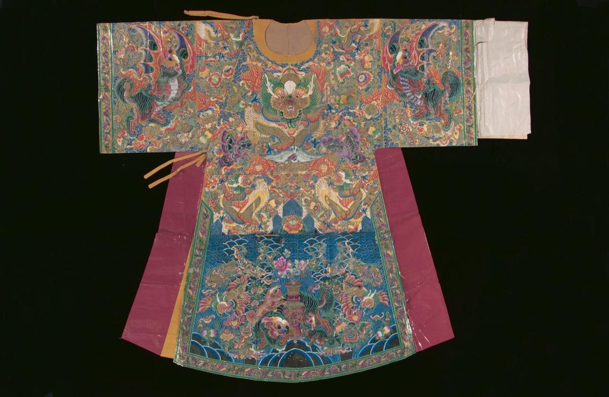 A paper robe