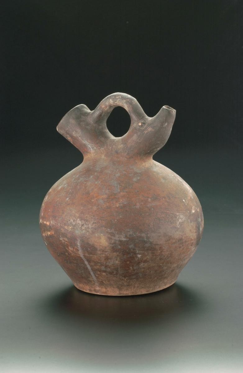 Double-spouted kendi
