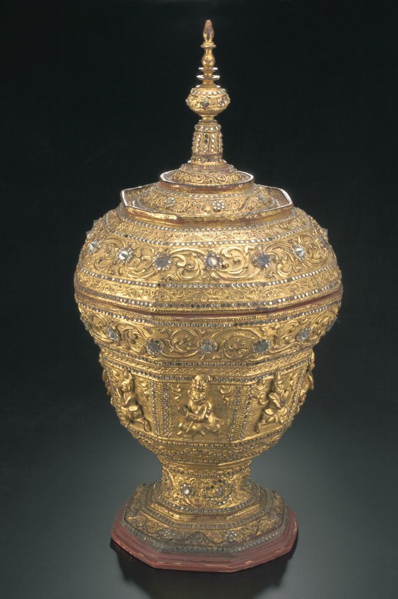 Octagonal lacquer offering vessel with inlaid glass