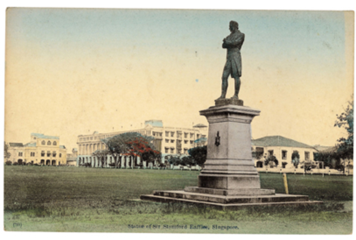c1915 Statue of Sir Stamford Raffles Postcard