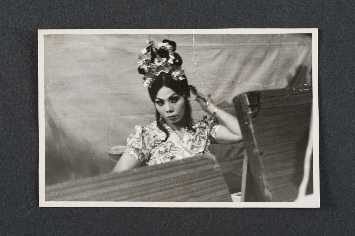 Photo of Mdm Gwee Lay Keng 魏丽卿 at backstage preparing for a performance, Sin Sai Hong Opera