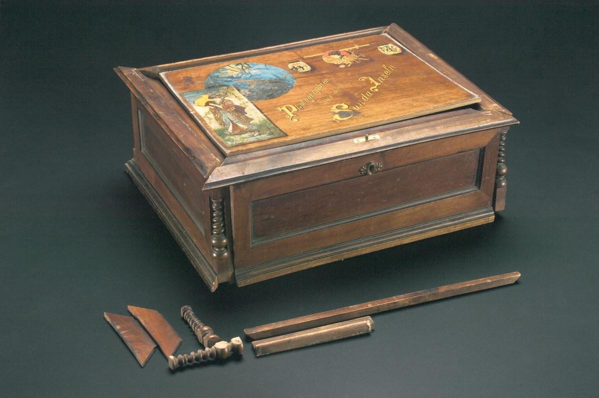 Wooden box