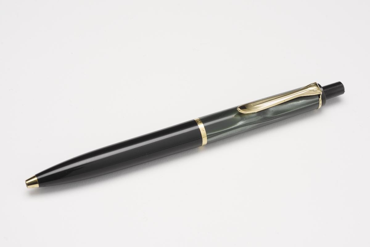Pelikan Classic K200 ballpoint pen belonging to Mr Lee Kuan Yew