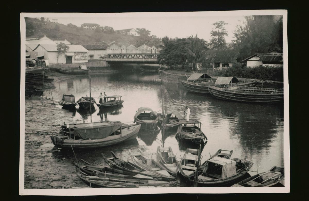 Bumboats on a river
