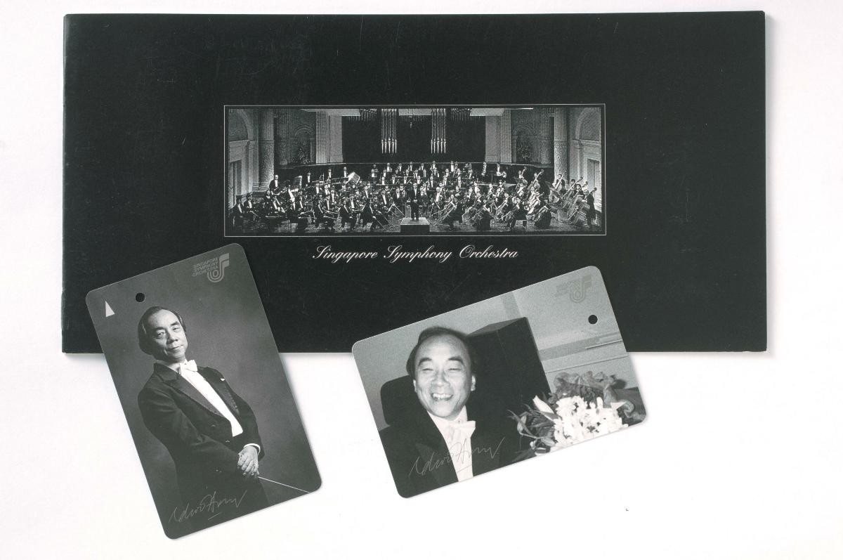 A Choo Hoey souvenir set with two SMRT cards from the Singapore Symphony Orchestra