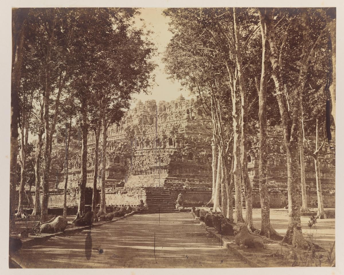Candi Borobudur seen from the pasanggrahan