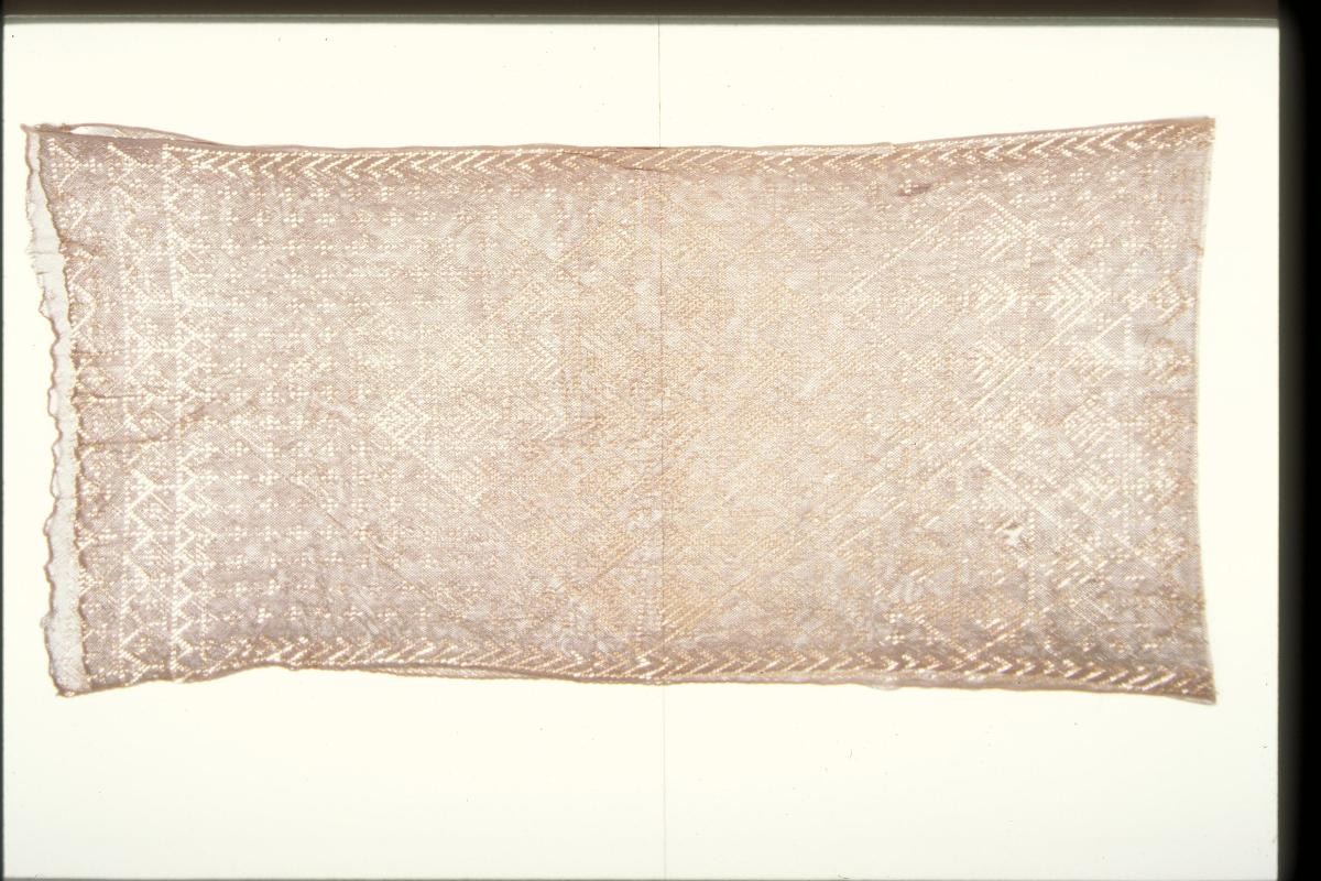 Ceremonial headcloth