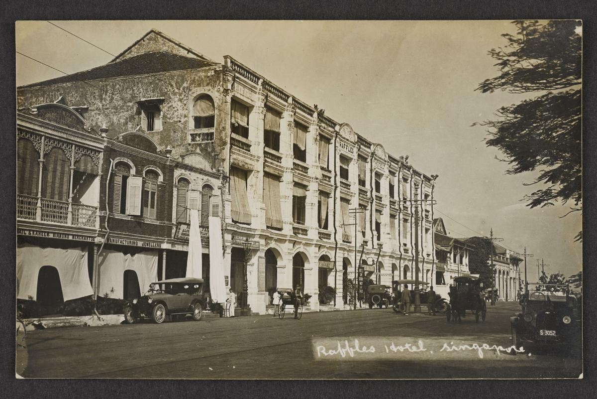 Postcard titled 'Raffles Hotel, Singapore'