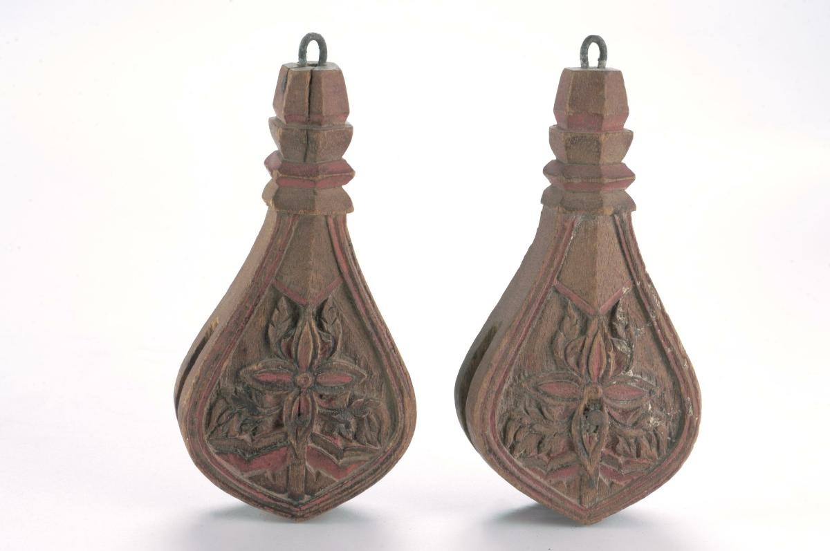 Pair of pulleys