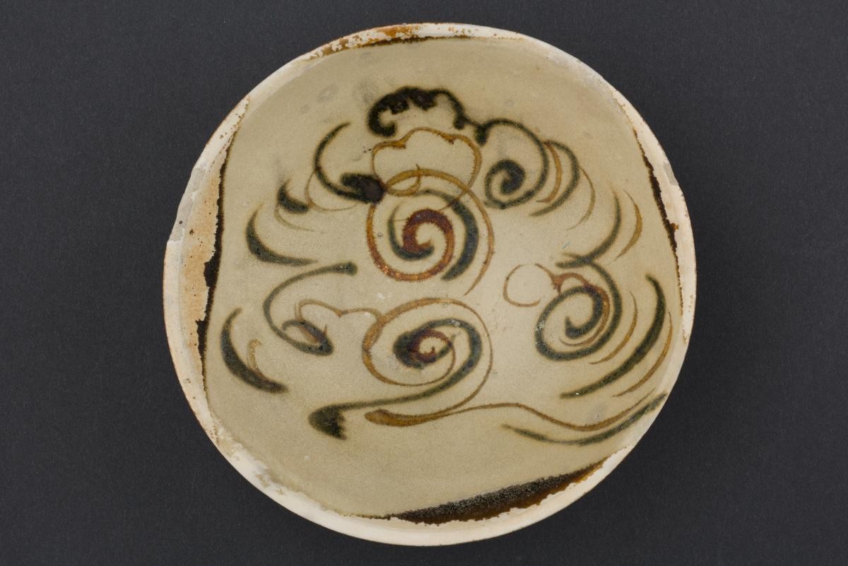 Bowl with clouds