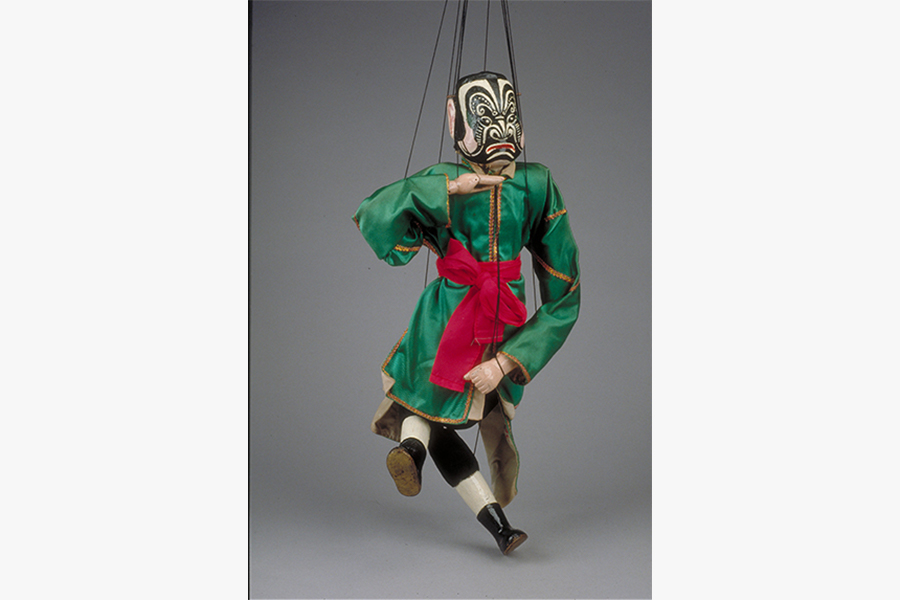 <a href="/assets/38e64ce2-5174-4334-a603-9e3852d3cd68/6a-199603217.jpg"><strong>A pair of string puppets of the Wai Jiang Xi puppet theatre tradition</strong></a><br>
20th century, Singapore<br>
Wood<br>
<em>Collection of National Museum of Singapore</em>