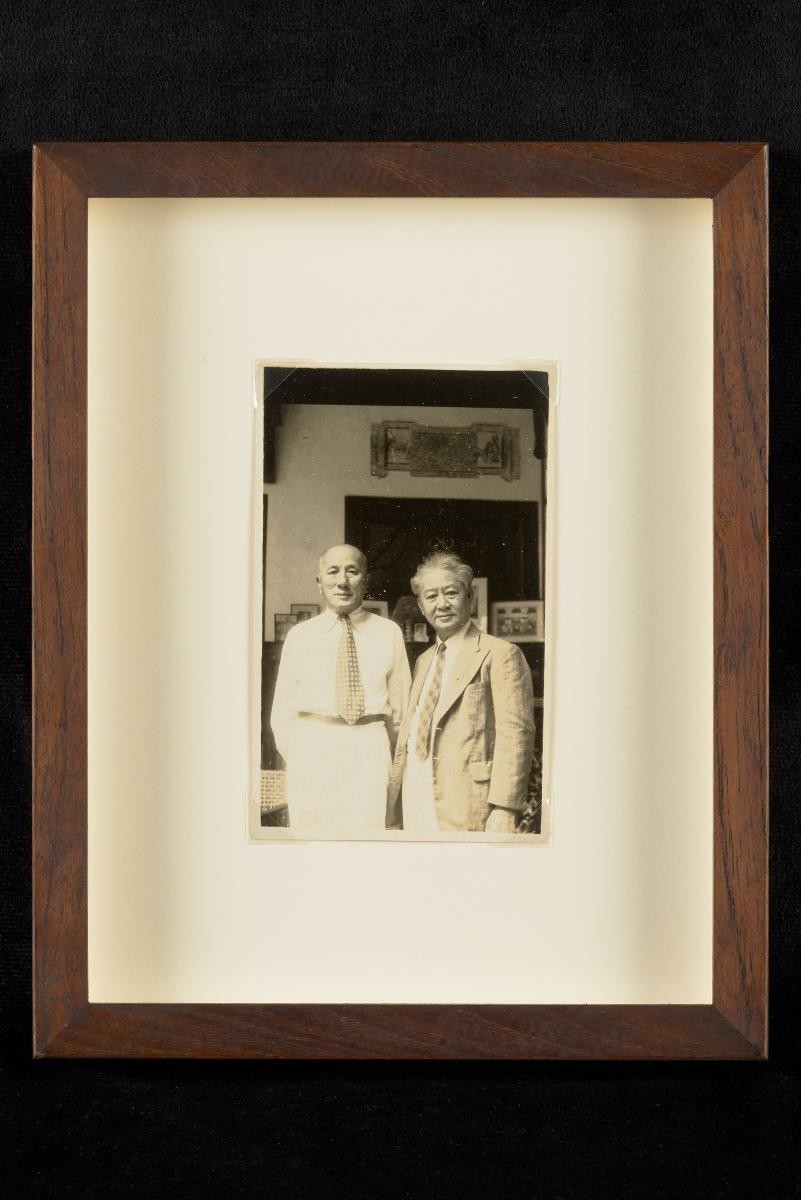 Photograph of Low Kway Song with Tan Cheng Lock