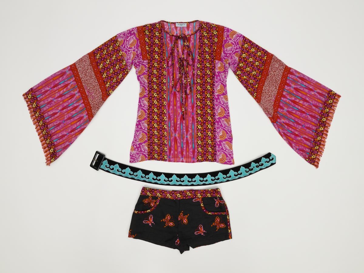Blouse and shorts and belt