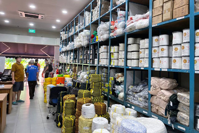 Volunteer Interior of Honly Company