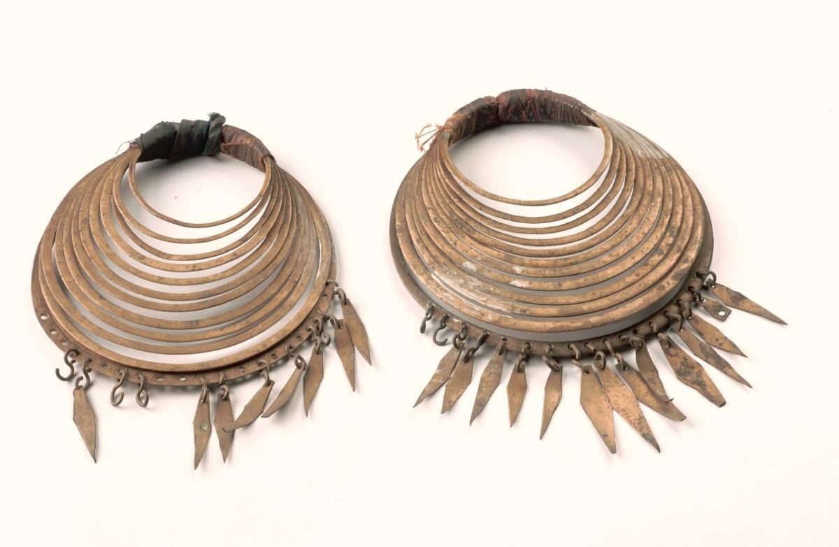 A pair of earrings