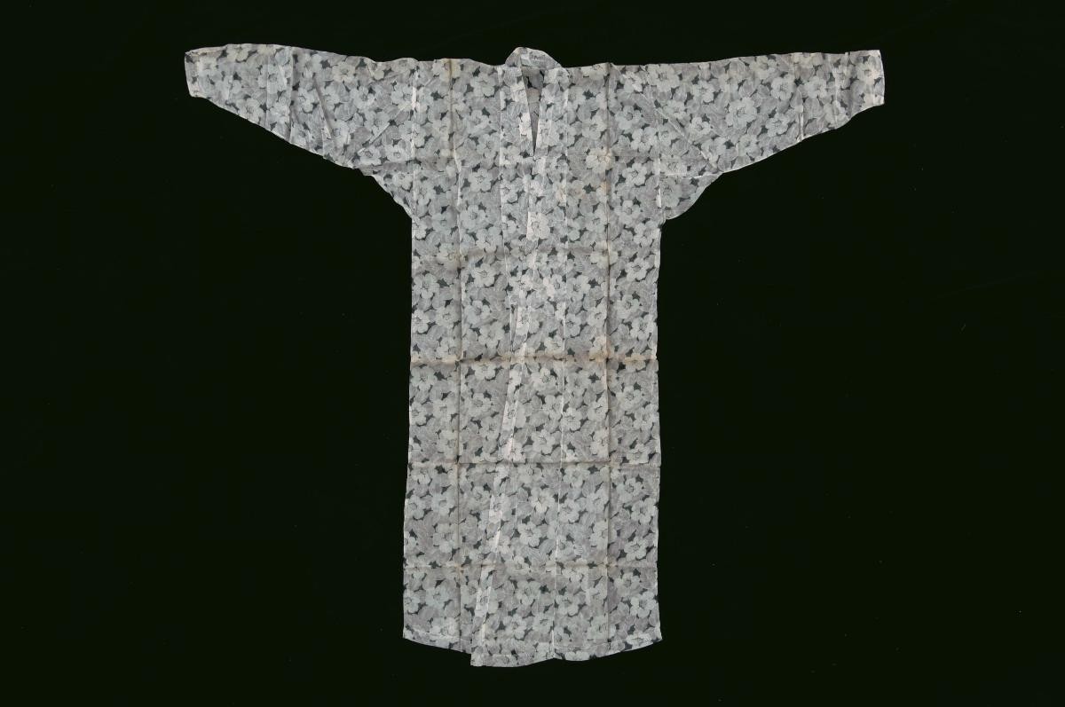 Long baju top with black and white printed flowers