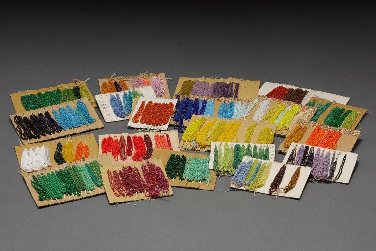 20 cards of strings of beads