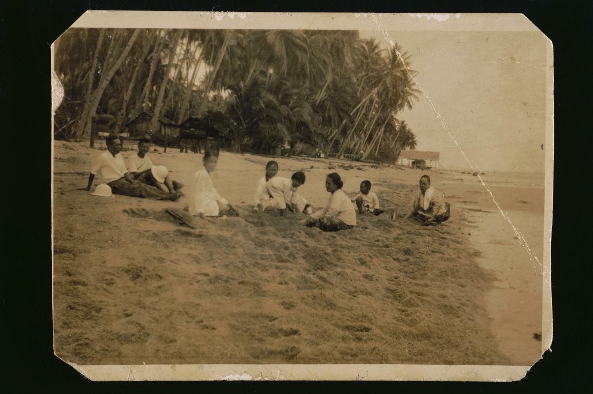 A Peranakan family at the beach