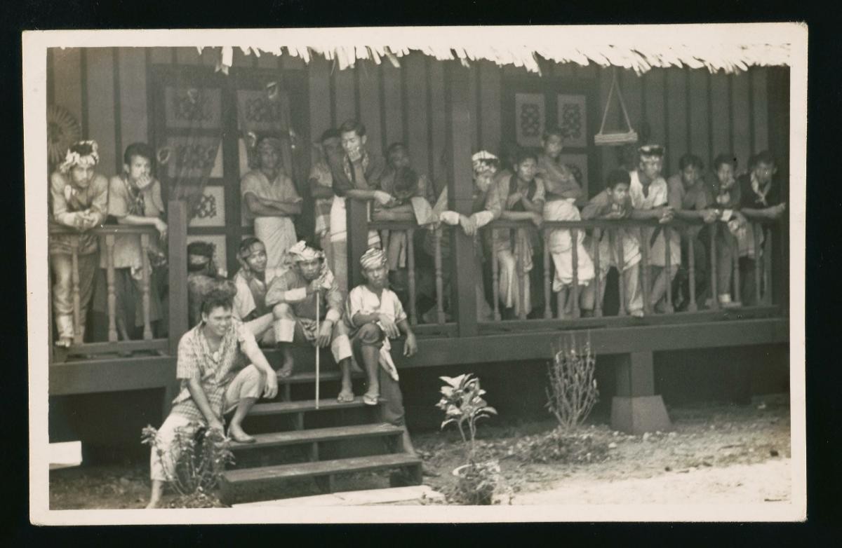 On the set of the film 'Lubalang Daik'
