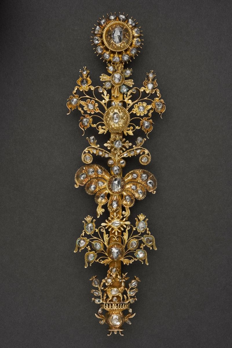 Brooch